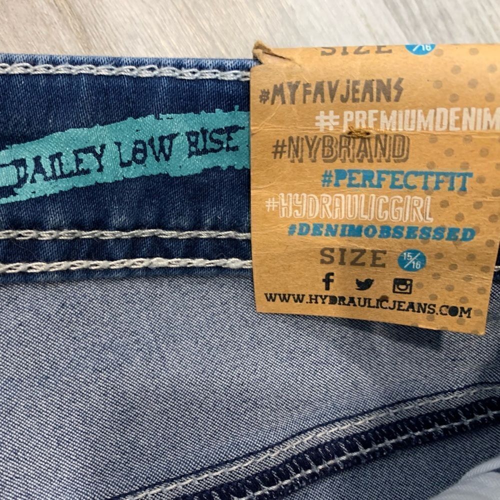 NWT Hydraulic Daily low rise/ultra soft/stretchy distressed jean shorts - Picture 10 of 12
